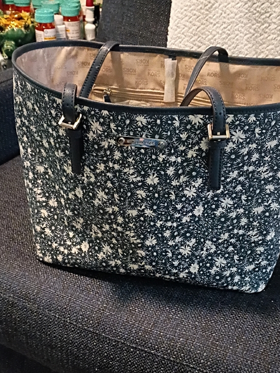 Michael Kors Handbags - Michael Kors Jet Set Travel Navy Floral Tote with Cream Accents